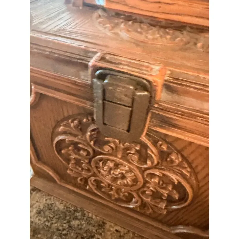 Vintage sewing basket plastic ornate faux wood